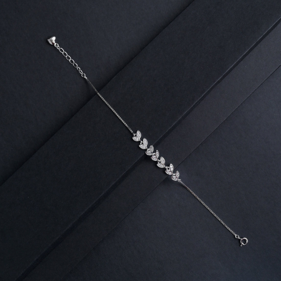 Silver Leaflet Loop Bracelet image 2