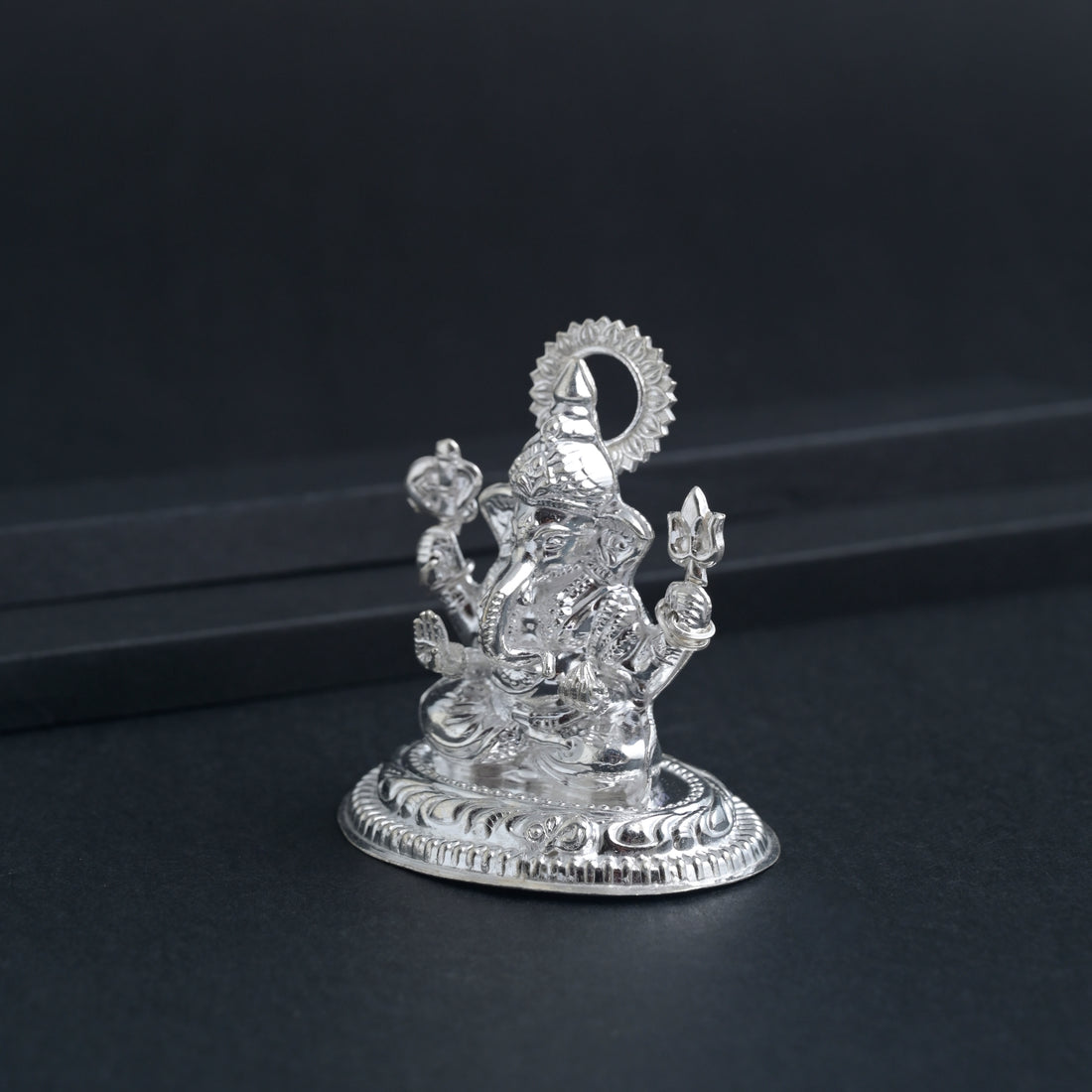 Silver Ganesh Idol image 2